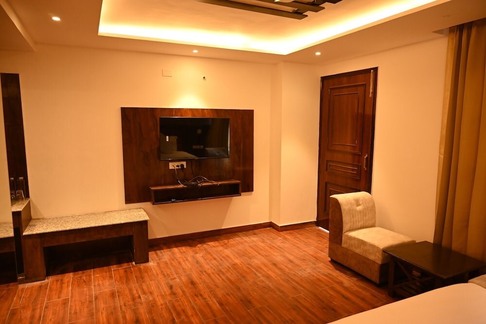 Чамба: Aamod Suites - Dalhousie