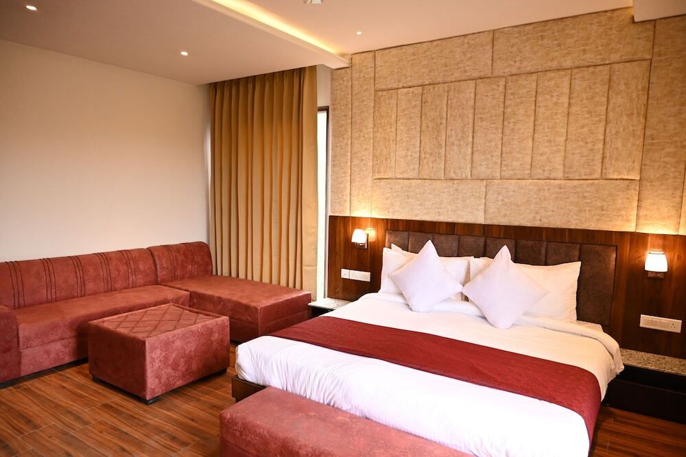 Чамба: Aamod Suites - Dalhousie