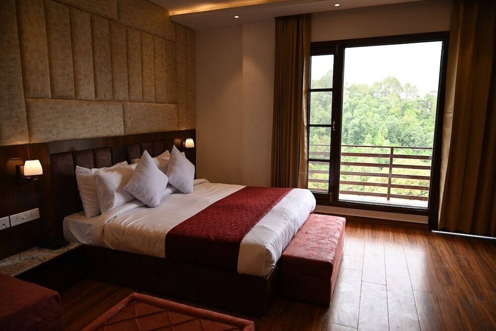 Чамба: Aamod Suites - Dalhousie