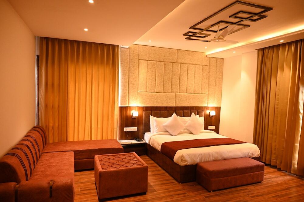 Чамба: Aamod Suites - Dalhousie