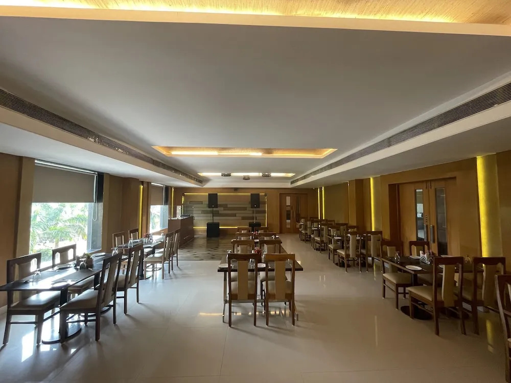 Бхопал: Hotel Kanha's Palm Springs