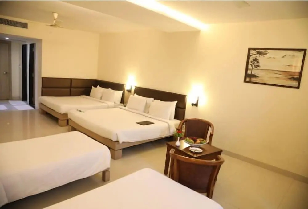 Бхопал: Hotel Kanha's Palm Springs