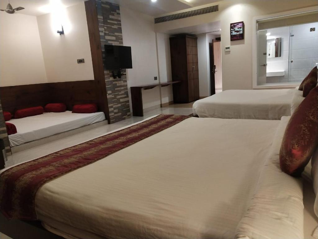 Бхопал: Hotel Kanha's Palm Springs