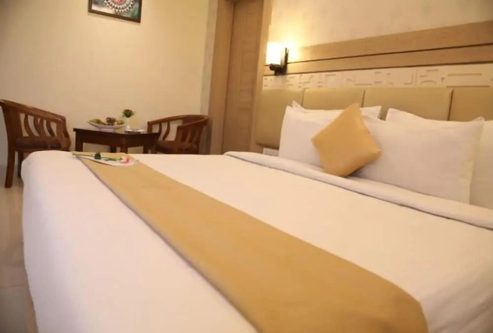 Бхопал: Hotel Kanha's Palm Springs