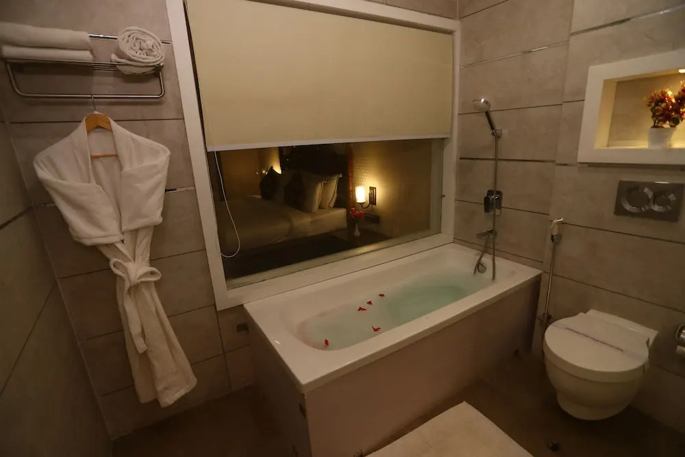 Бхопал: Hotel Kanha's Palm Springs
