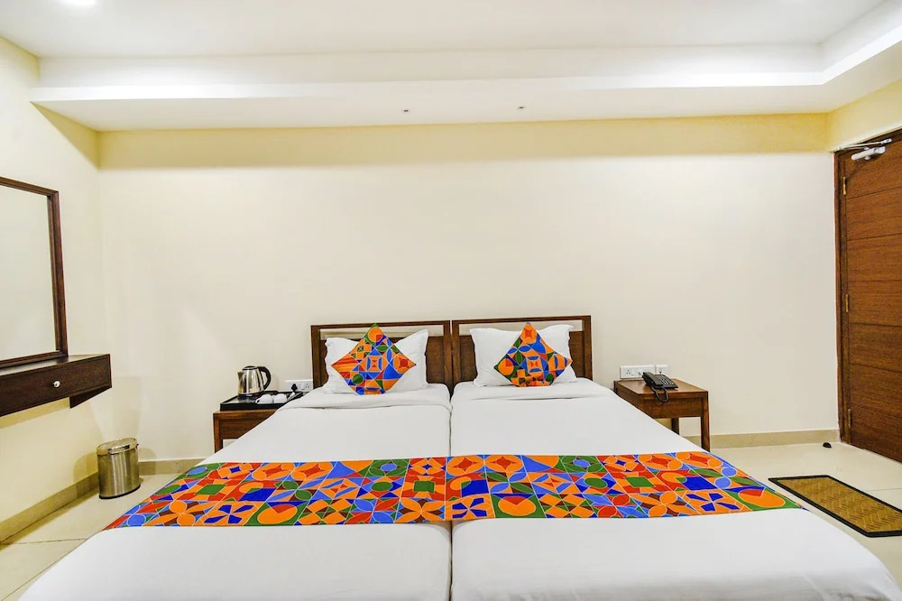 Секундерабад: Fabhotel Prime Am Suites