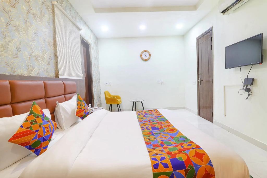 Большая Нойда: Fabhotel Prime A1 Sunny Feast