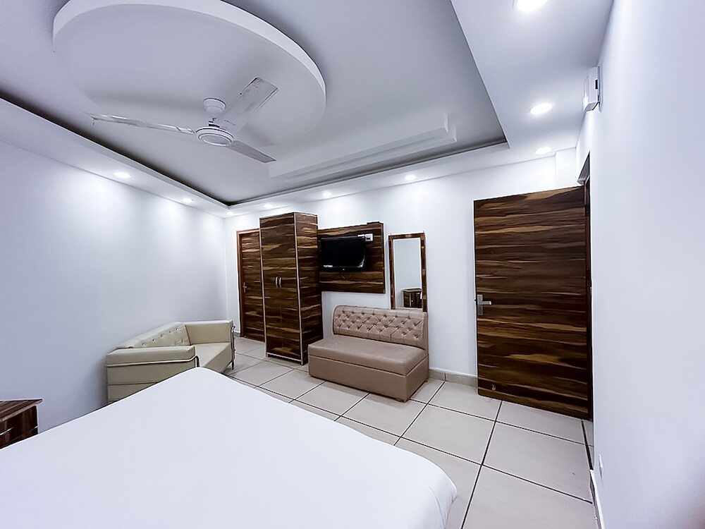 Нью-Дели: Roomshala 087 Green High