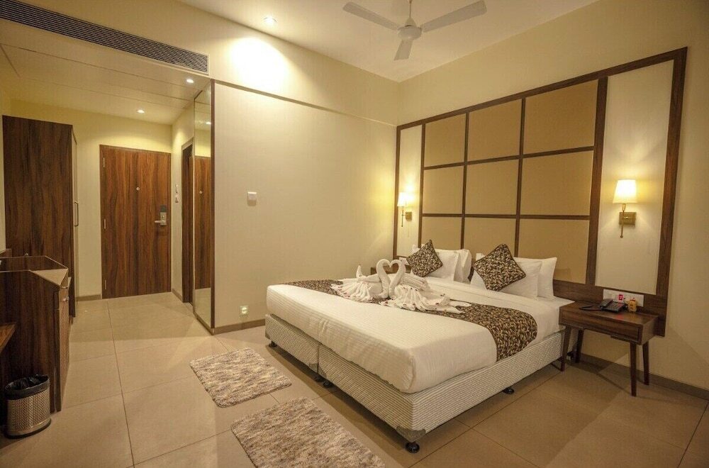 Латур: Hotel Utsav Square