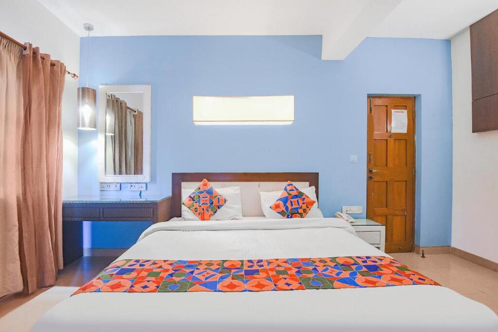 Арпора: FabExpress Coco Goa Resort With Pool, Arpora