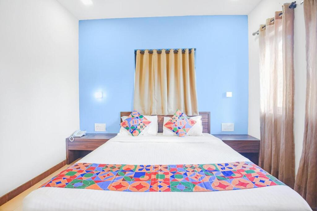 Арпора: FabExpress Coco Goa Resort With Pool, Arpora