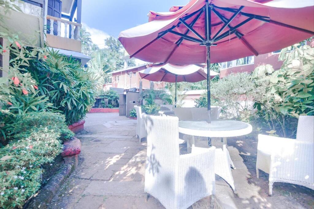 Арпора: FabExpress Coco Goa Resort With Pool, Arpora