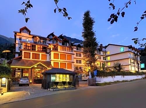 Манали: Quality Inn River Country Resort