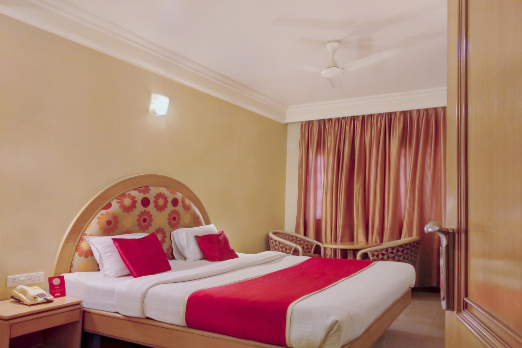 Бангалор: Oyo 333 Hotel Crystal Homes