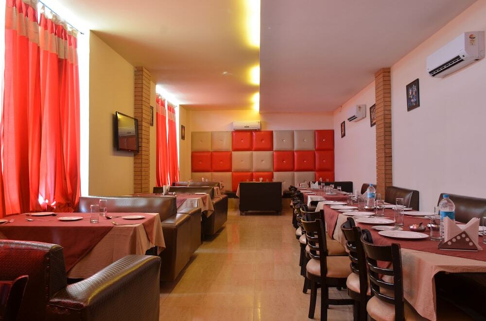 Патьяла: Oyo 5389 Hotel Polo Club