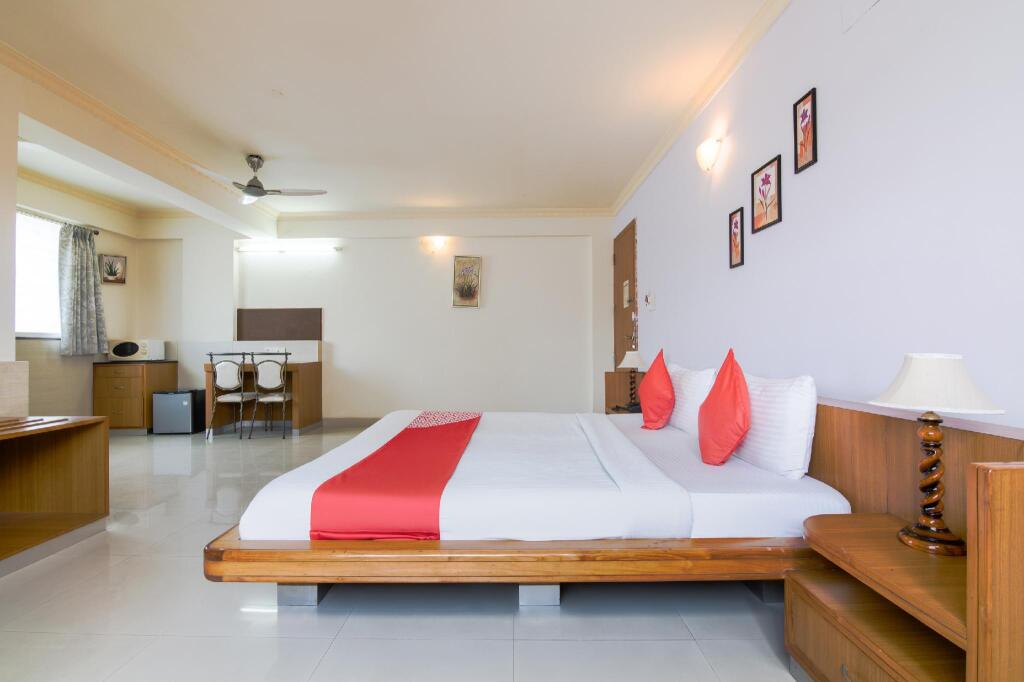OYO Flagship 8252 Aayush Corporate Stays — фото 4
