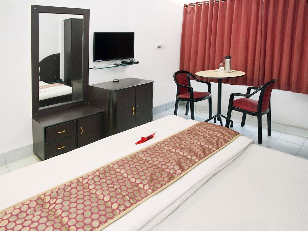 Аурангабад: Oyo 1959 Hotel Raj