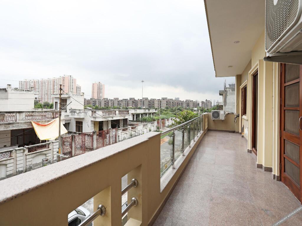 Нойда: Oyo Flagship Sector 45 Noida