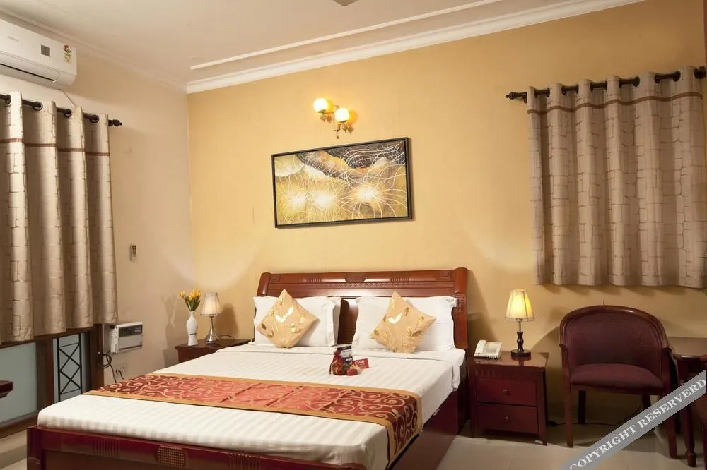 OYO Premium DLF Phase 4 — фото 3