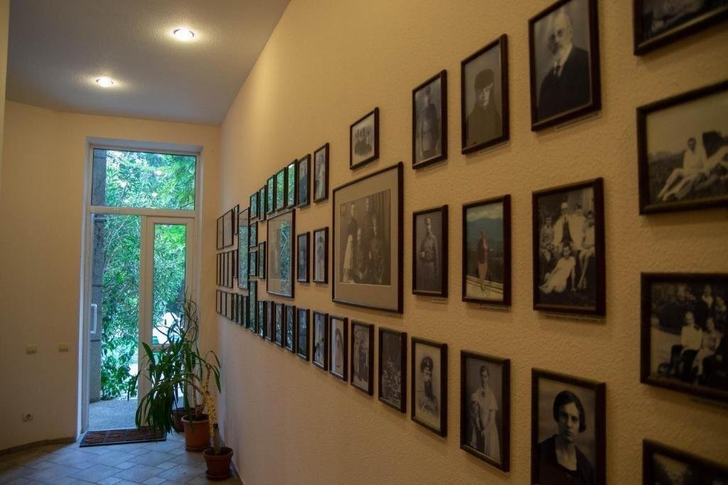 Алупка: Villa Mariya Khitrovo