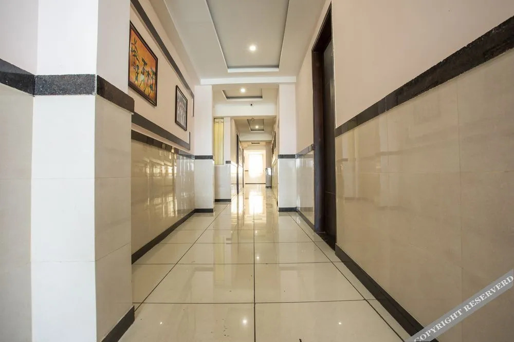 Индаур: Oyo 8882 Pishori Residency