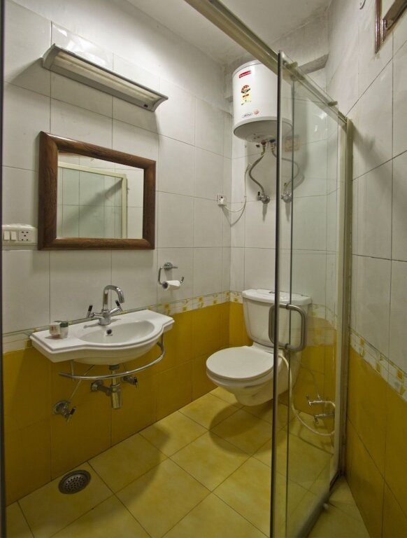 Шимла: OYO Premium 156 Wingait Heritage