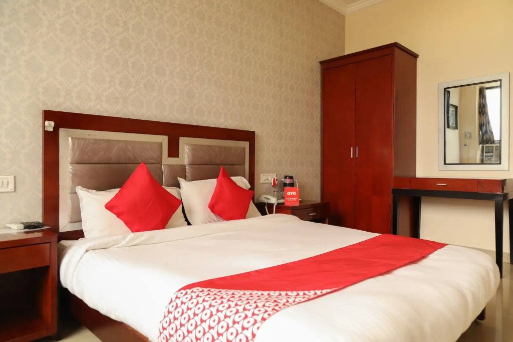 Нагпур: OYO Flagship 070 Hotel Orient Palace