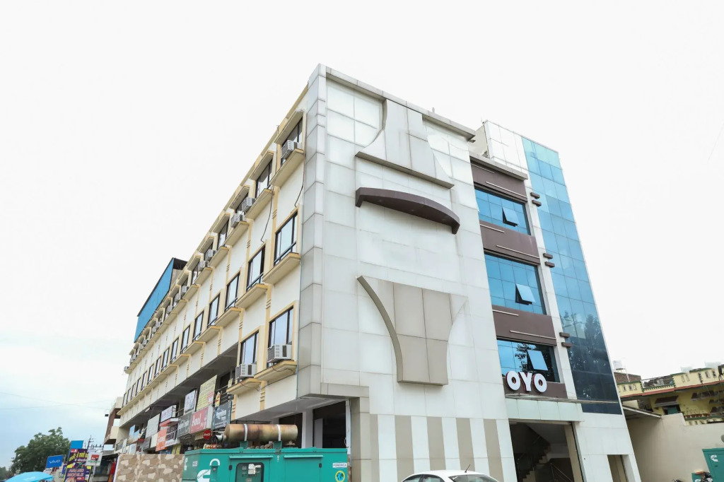 Нагпур: OYO Flagship 070 Hotel Orient Palace