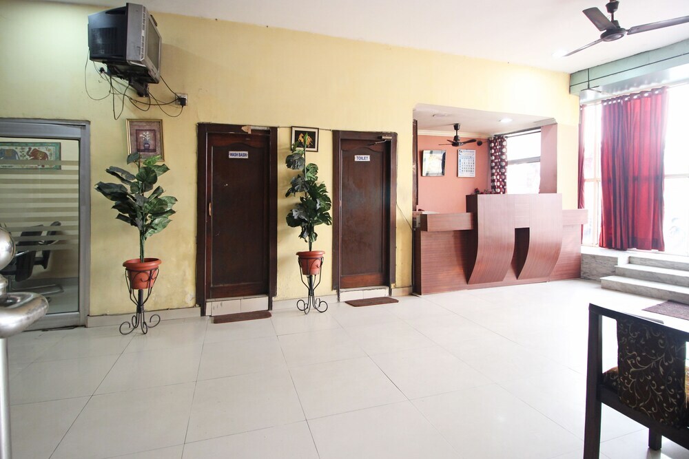 Барейлли: OYO 7928 Hotel Sehgal