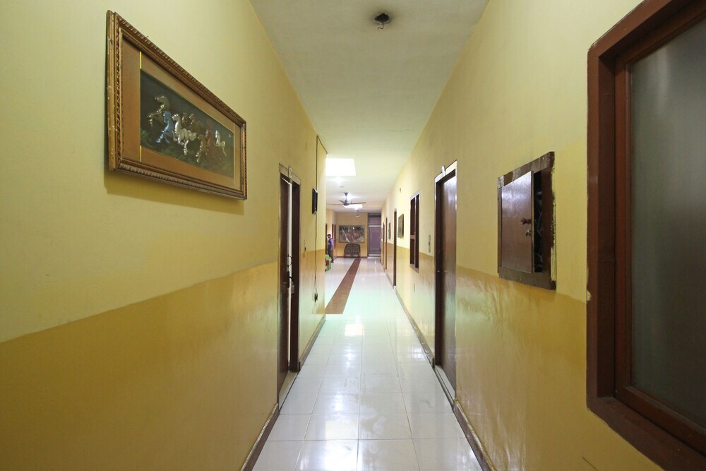 Барейлли: OYO 7928 Hotel Sehgal