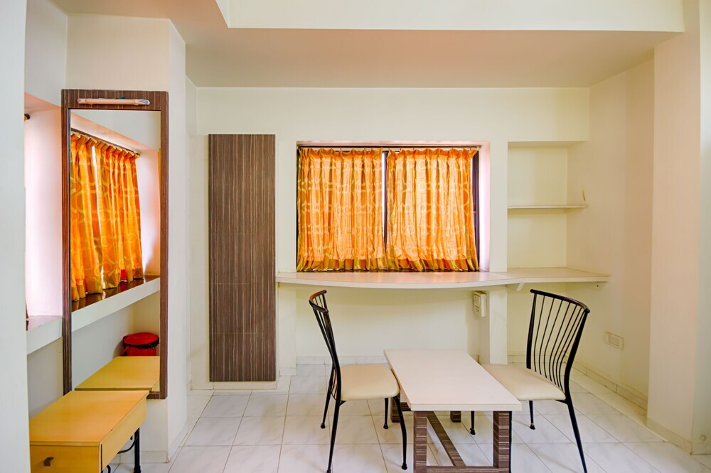Нашик: Oyo 4018 Hotel Grand Ashwin