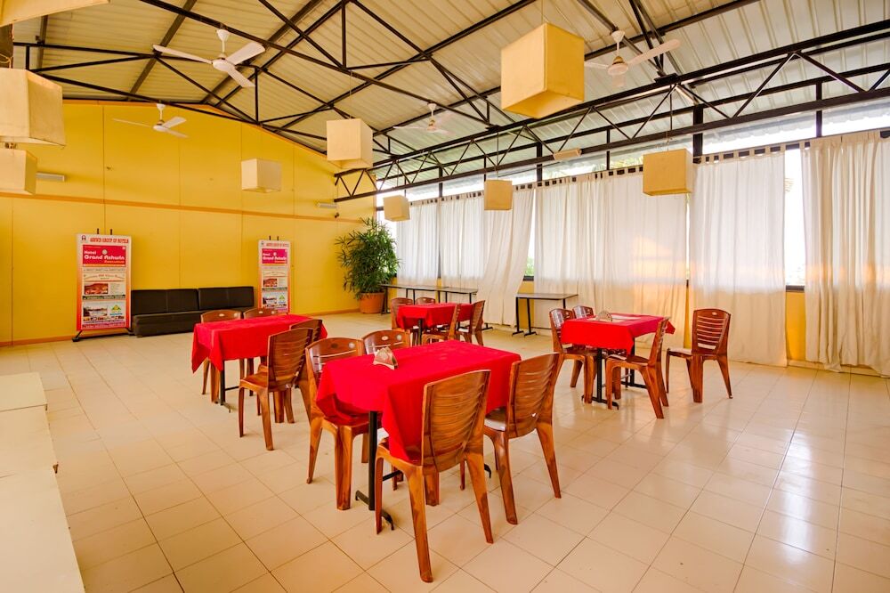 Нашик: Oyo 4018 Hotel Grand Ashwin