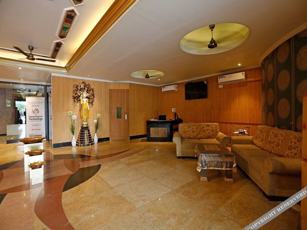 Джайпур: OYO 10433 Hotel Meenakshi