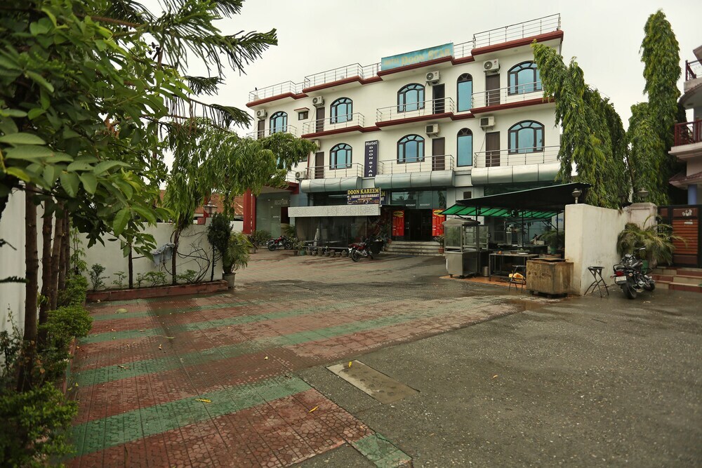 Дехрадун: OYO 9905 Hotel Doon Star