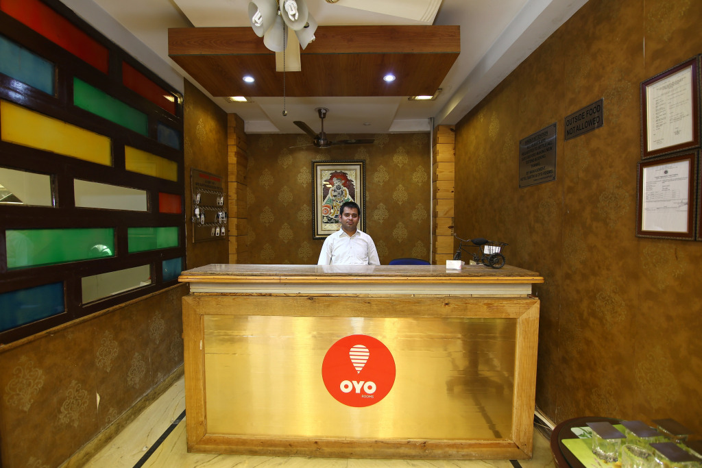 Нойда: OYO 8876 Hotel Sarthi