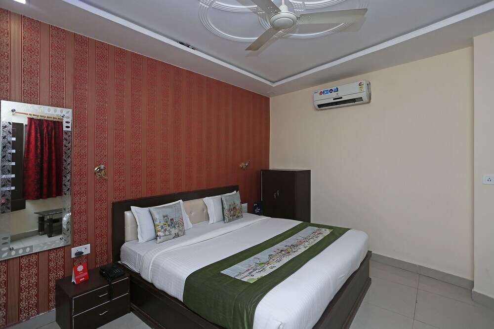 Агра: Oyo 9369 Raj Paradise