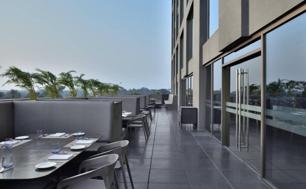 Силигури: Courtyard Siliguri