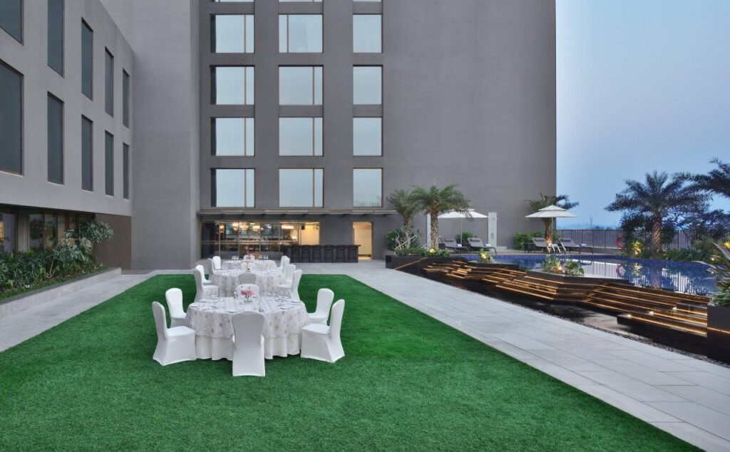 Силигури: Courtyard Siliguri
