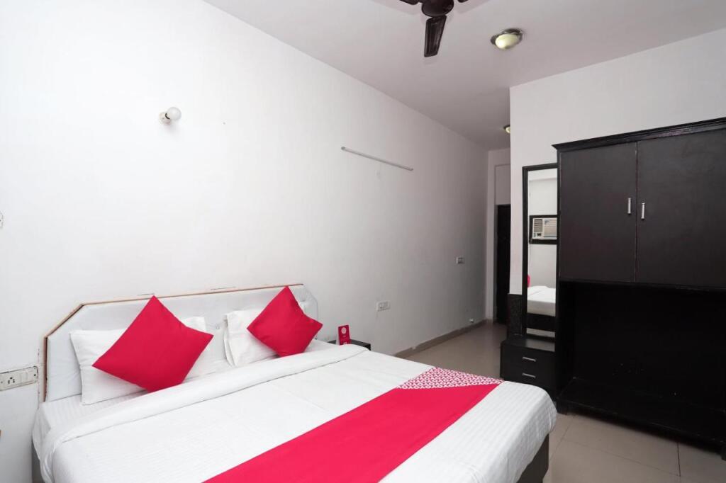 Агра: OYO Flagship 40300 Hotel Kusum Palace