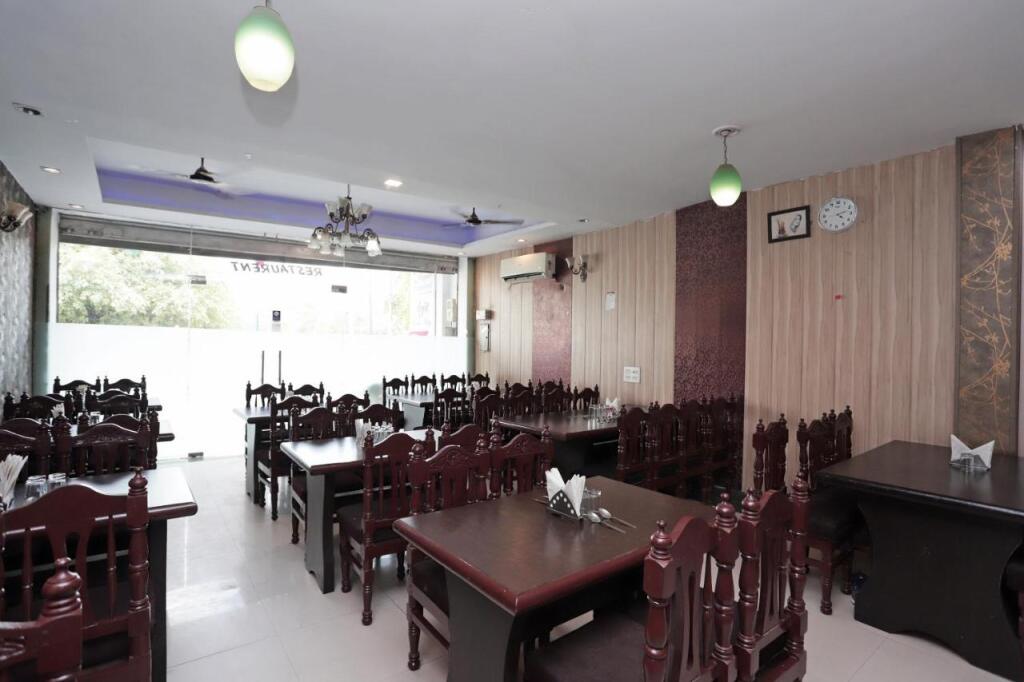 Агра: OYO Flagship 40300 Hotel Kusum Palace