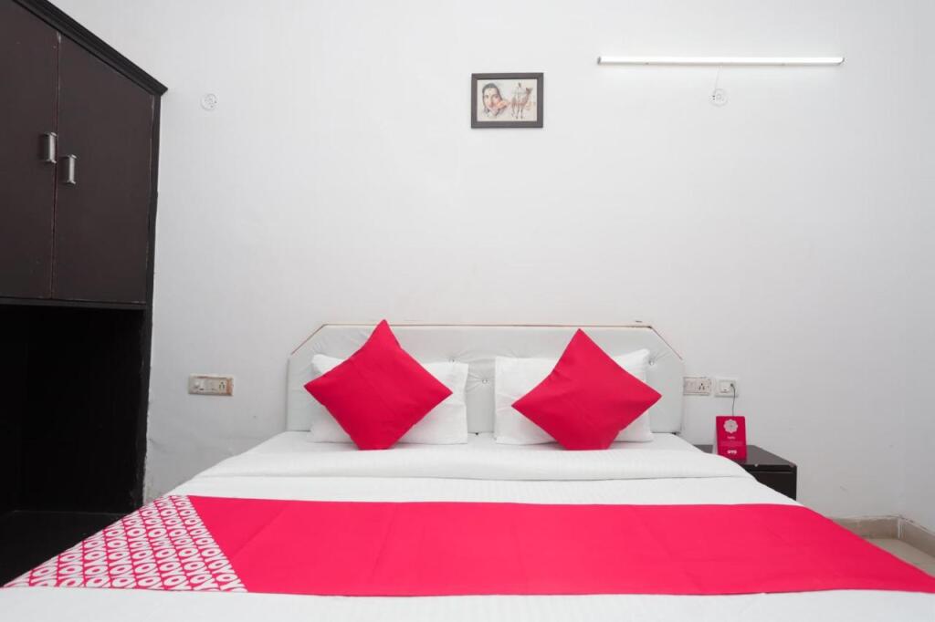 Агра: OYO Flagship 40300 Hotel Kusum Palace