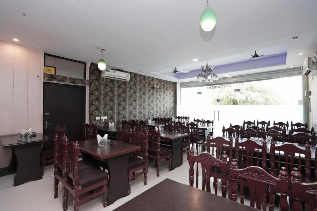 Агра: OYO Flagship 40300 Hotel Kusum Palace