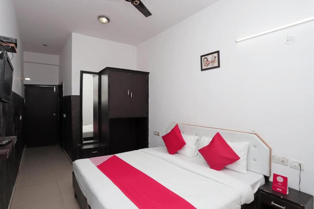 Агра: OYO Flagship 40300 Hotel Kusum Palace