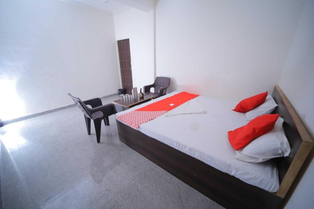 Агра: OYO 91124 Hotel A S Palece