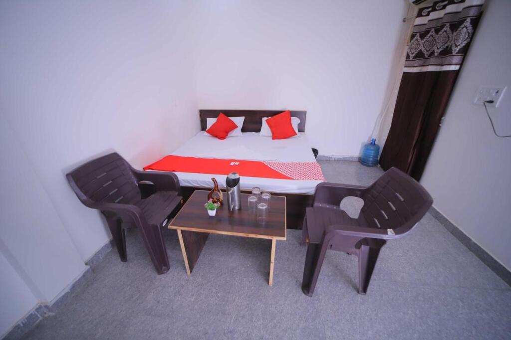 Агра: OYO 91124 Hotel A S Palece
