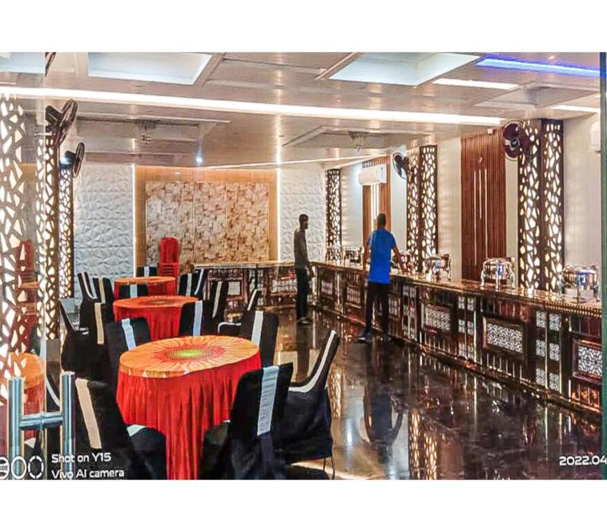 Hotel Shivam Inn Party Palace By WB Inn — фото 4
