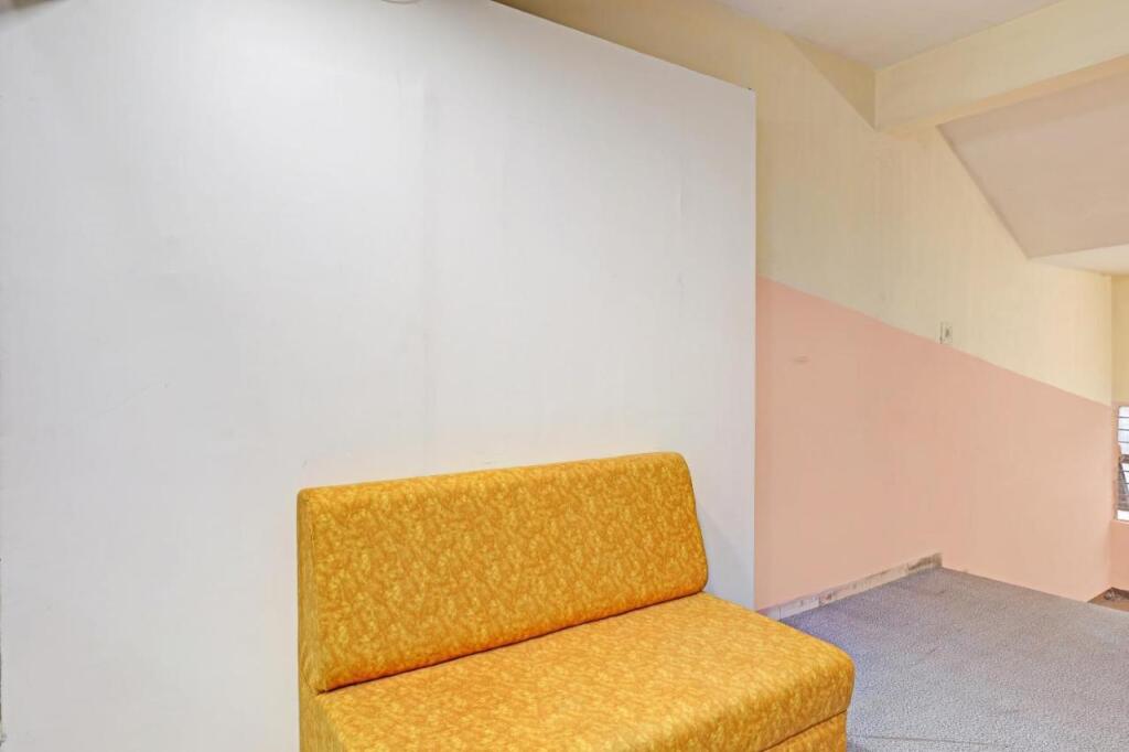 Ахмедабад: Capital O 805314 Hotel Bhavya Villa
