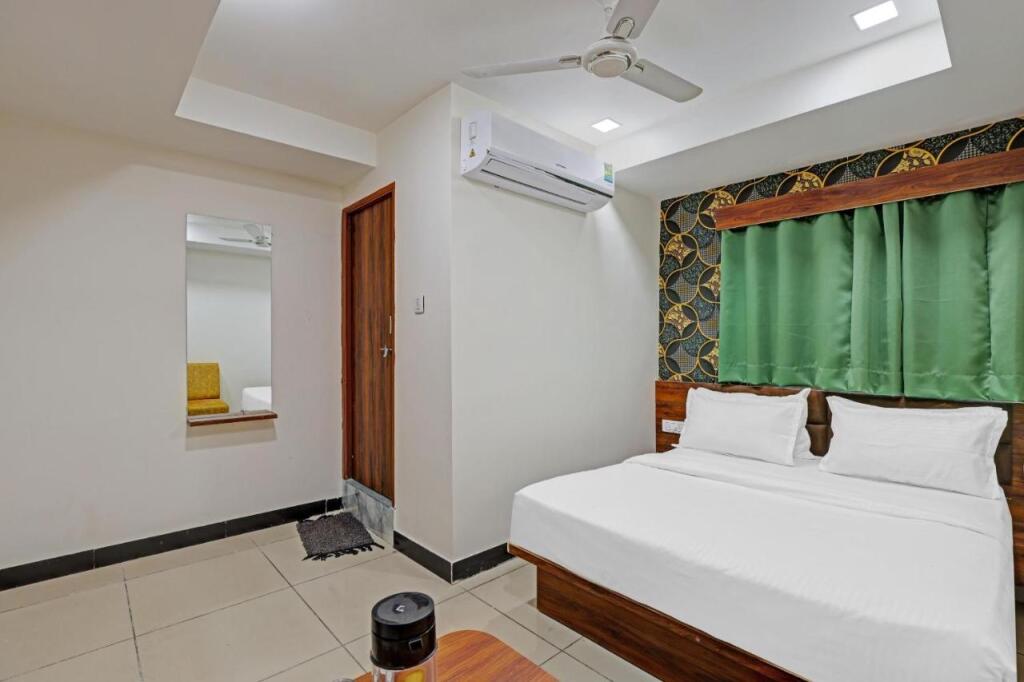 Ахмедабад: Capital O 805314 Hotel Bhavya Villa