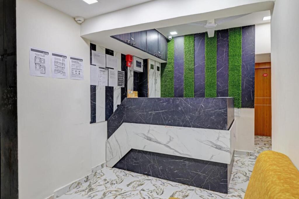 Ахмедабад: Capital O 805314 Hotel Bhavya Villa