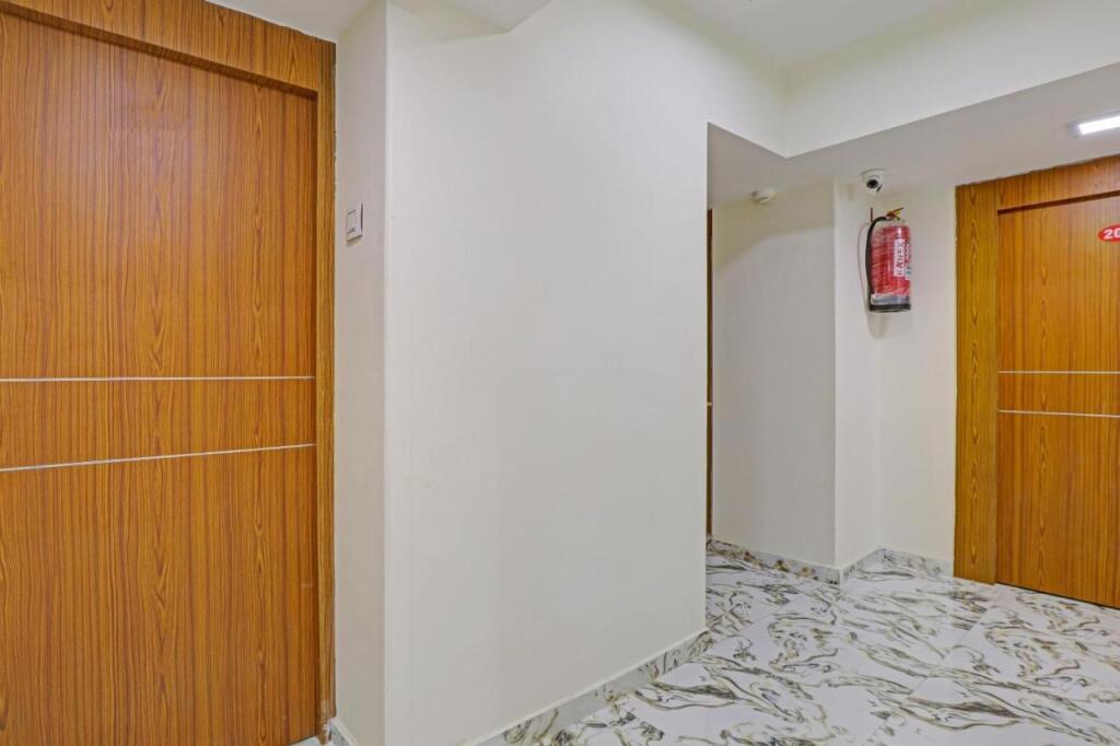 Ахмедабад: Capital O 805314 Hotel Bhavya Villa